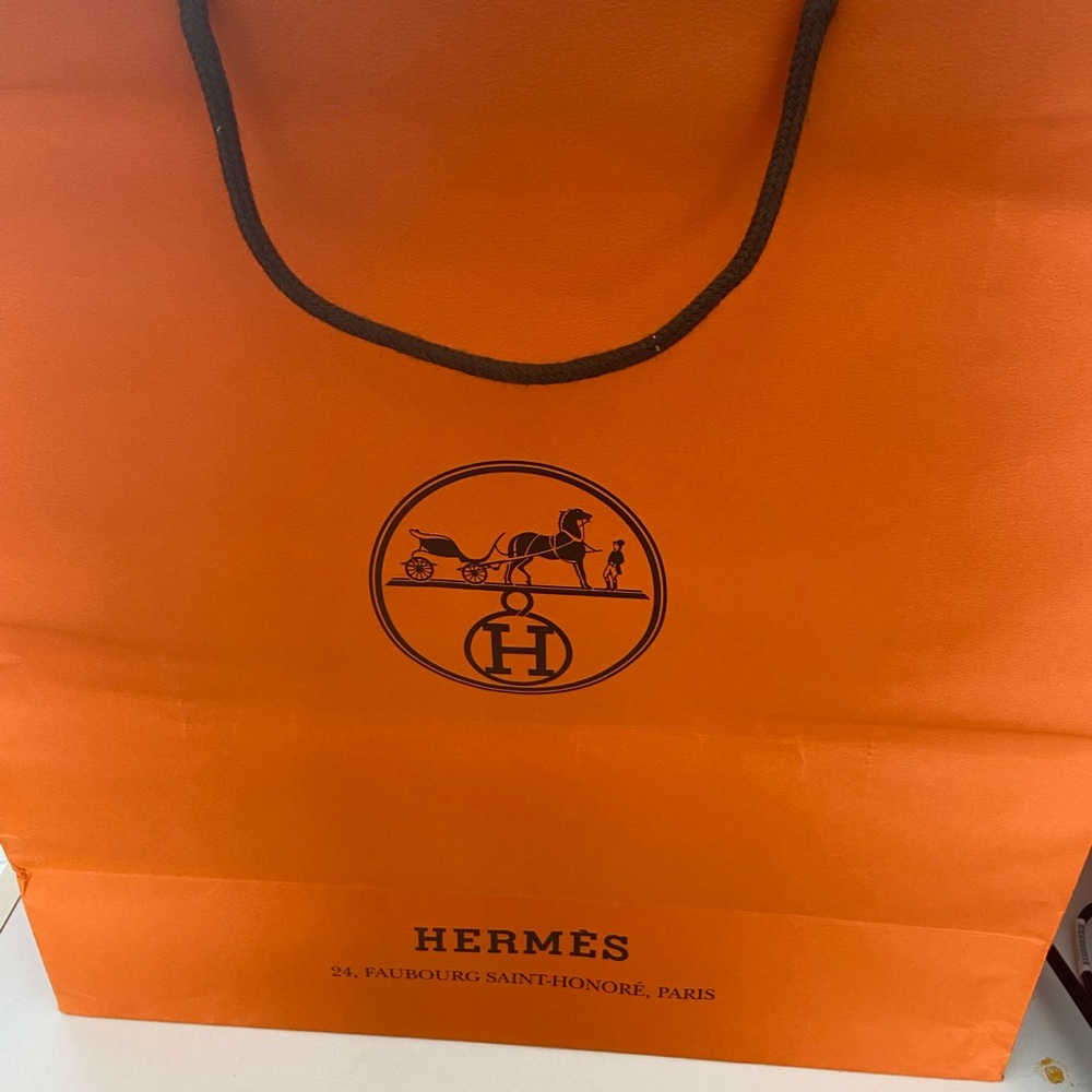 Hermes shopping bag size large 18x17